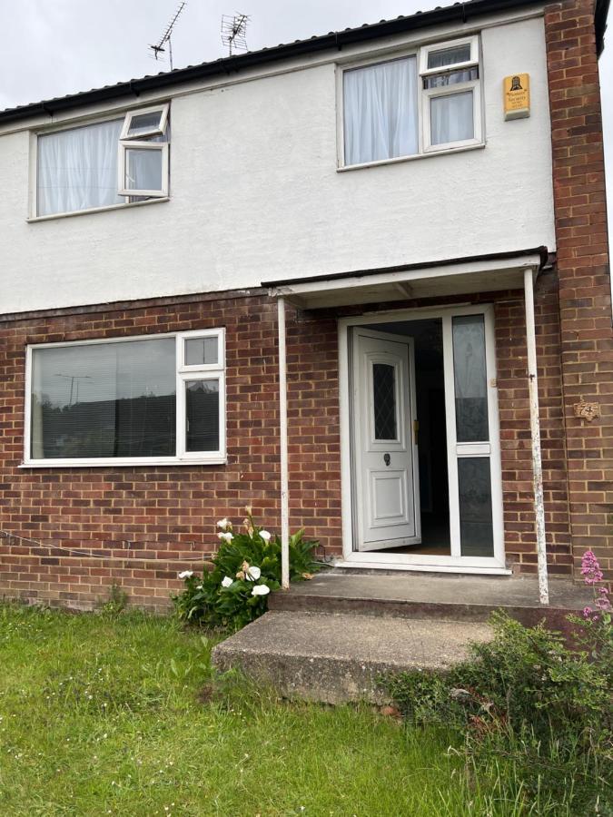 Theldon Daire Luton  Dış mekan fotoğraf