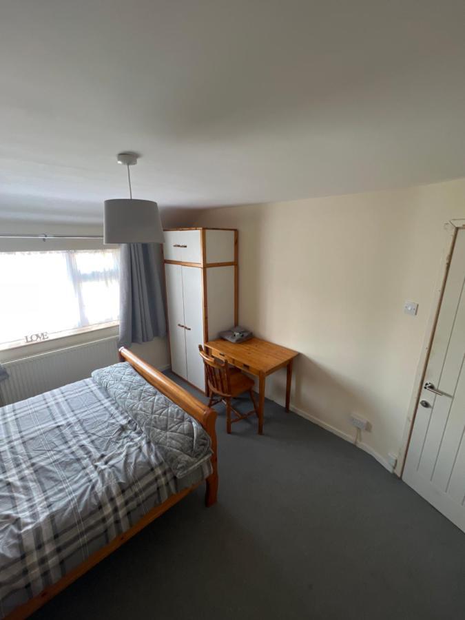 Theldon Daire Luton  Dış mekan fotoğraf